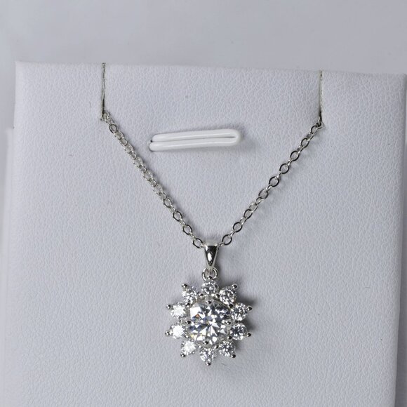 Certified Moissanite Diamond 1ct Sunfower Pendant Necklace NEW #16 - Picture 2 of 5